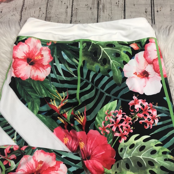 DoYouEven Jungle Floral Palm High Rise Leggings - Picture 13 of 14